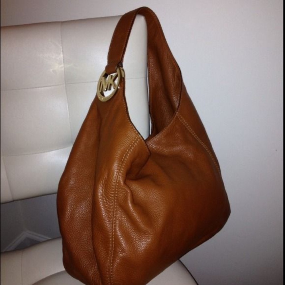 Michael Kors Hobo Bag Brown PebbleL leather Gold Logo Magnet Closure